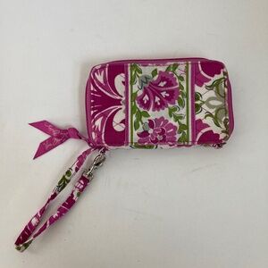 Vera Bradley women’s floral wristlet